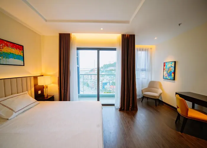 Khách sạn hẻo lánh ưu đãi Lớn - The Sapphire Ressidence 5 Sao Hạ Long